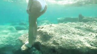 I go diving with my booty plug (anal sex toy swim)