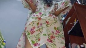 I spy on my stepmother's ass under the bed while she is changing