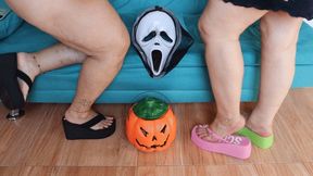 Juliette_RJ and Dolce Amaran Dangling their wedge flip flops for Halloween - FEET FETISH - DAGLING - BBW - FLIP FLOPS - LONG TOES - GODDESS