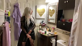 Emo CD puts on buttplug and wanks off