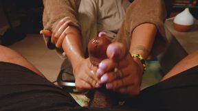 Wifey shake machine FOOTJOB