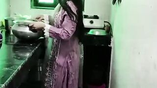 Eid Ke Din Chachi Ko ChodDiya Kichan Me Aur Uski E Jaan!