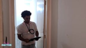 medico terapeuta foi me examinar e enfiou a pica em mim