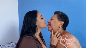 ADRIANA FULLER & GRANDMA DORA RODRIGUES — AN UNFORGETTABLE KISS CAM BY ARIEL