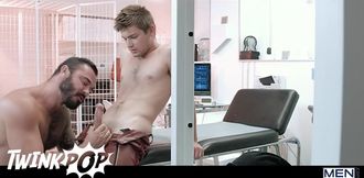 TWINKPOP - The Flash Chooses To Forgive His Rival And Sparks A Steamy Superhero Hookup