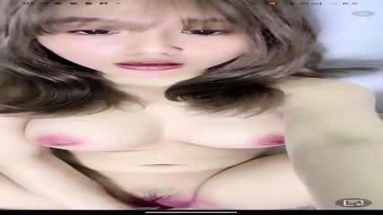 cewek cantik indo colmek ke enakan sampe merem melek puting pink