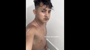 Jakol sa Cr habang naliligo, ang dami kong tam*d na nilabas hehe