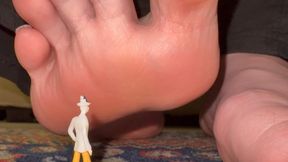 GIANTESS WITH TINY