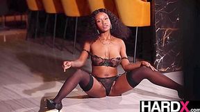 Ebony Darling Jezabel Vessir Leg Shaking Orgasm While Analised