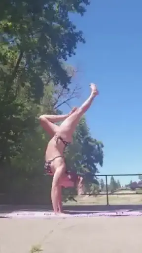 bow and arrow handstand!