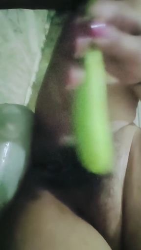Bhabhi Ne viewers Ko Kiya Khush Apne Chut ka Pani Nikal diya   Clip 1