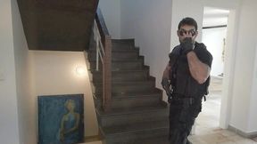 comendo o colega de farda no trabalho