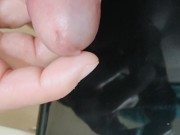 寒さで縮み上がった包茎ドリルチンポを弄りつつ、最後は濃厚精子を大量射精する変態早漏君。