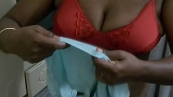 Mallu aunty aparna wearig underwear.MOV