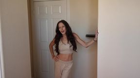 gorgeous brunette justine jakobs squirts like a fountain