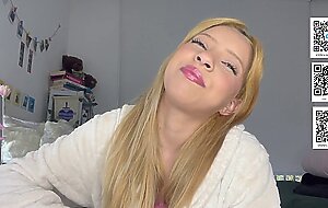 JULIE OLIVER - Joi smoking and cumming with you!
