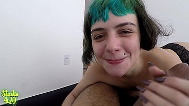Everyday she wakes me for hot milk in her mouth - Candy Crush Brasil
