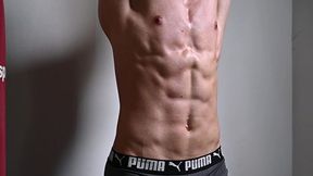 Ripped Emilion Reynolds Shows Off His Muscles - Eastboys