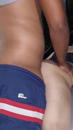 Casada Safada Dudendo Ao Ar Livre Ate Ficar Com a Buceta Escorrendo