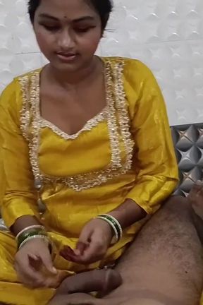 Desi Beauty Blowjob with Ball Massage in Traditional Clothes