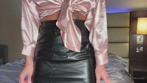 Naughty Secretary Natalia Helps Ease Your Stress