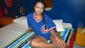 Big butt Thai MILF gives happy end massage sex