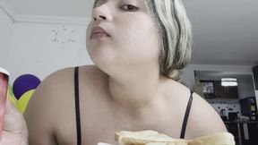 Accompany me to have my breakfast