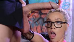 Sex-loving sporty blonde Katie Kush opens her hole for a street artist