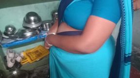 Indian aunty saree changing porn video