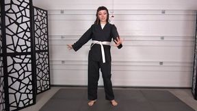 ROXI'S STRONG KARATE HANDS (4K)