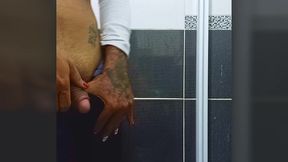 ts angelique - i m peeing in my bathroom