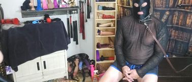 DOMME BLONDIE TORMENTS AND STRETCHES HIS ASSHOLE