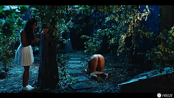 Frozen Lesbian Sex - Coco Bae Gets Time Stopped and Fucked by Horny Brunette