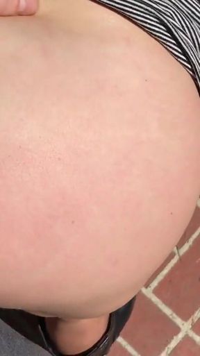 MILF in the yard fuck neighbor