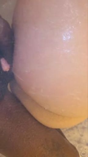 Thick ass Latina 😋😍getting D in the shower