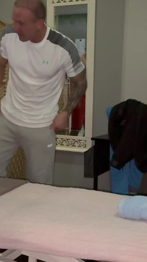 Straight Lad Massage with Happy Ending!