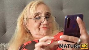Curvy Mature Beauty Enjoys Intense Couch Encounter with Passionate Partner