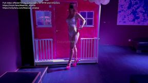 GLORY HOLE - I sucked and swallowed the cum of 12 strangers in front of my cuckold