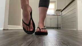Flip Flop Modeling and Dangling Natural Toes