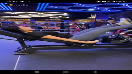 Cewek body montok live gym