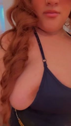 BBW Gets Distracted At The Gym