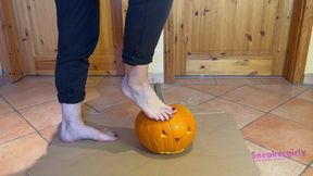 Sneaker-Girl Akira - Helloween 2022