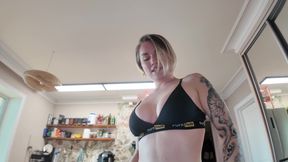 Andre the Slut Sucks a Juicy Cock