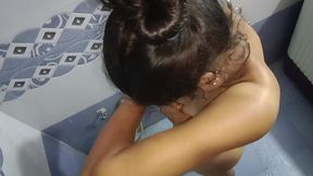 Bhabhi came out of the bathroom after taking bath