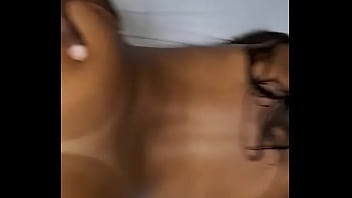 Que bunda gostosa, essa ai gosta de Pau Grande