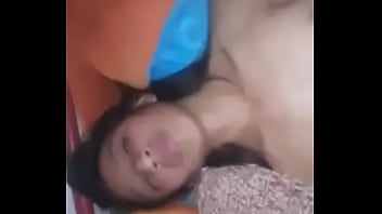 Puchita Le tiemblan las piernas cuando le meto la verga