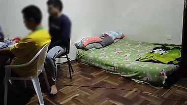 Estoy donde mi mejor amigo jugando en la pc Luego viene Su ESPOSA le pone los cuerno conmigo ya que mi mejor amigo no se la folla aprovecho para FOLLARMELA MIENTRAS EL SIGUE JUGANDO