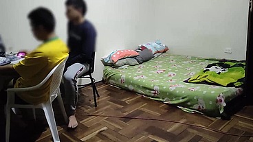 Estoy donde mi mejor amigo jugando en la pc Luego viene Su ESPOSA le pone los cuerno conmigo ya que mi mejor amigo no se la folla aprovecho para FOLLARMELA MIENTRAS EL SIGUE JUGANDO