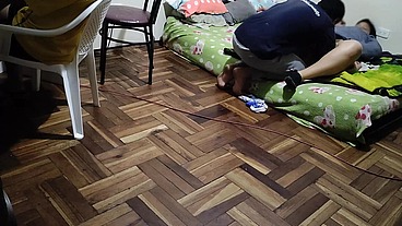 Estoy donde mi mejor amigo jugando en la pc Luego viene Su ESPOSA le pone los cuerno conmigo ya que mi mejor amigo no se la folla aprovecho para FOLLARMELA MIENTRAS EL SIGUE JUGANDO