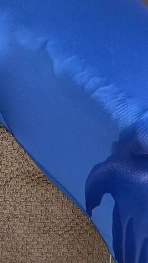 Iconic moment from "Huge cock hands free cumshot in tight leggings"